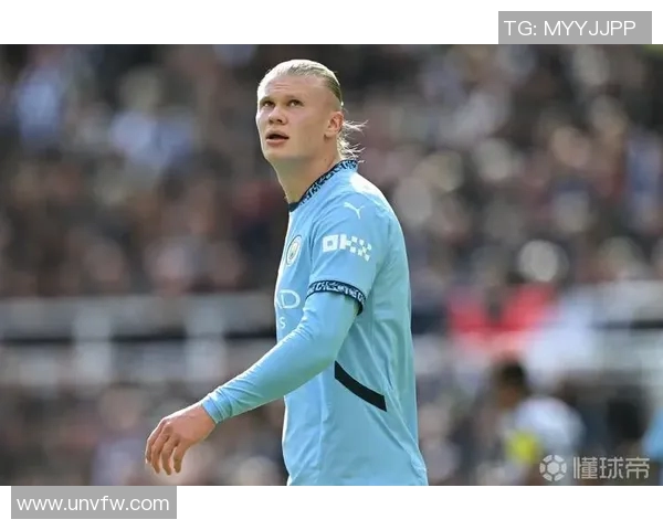 哈兰德关键时刻解围助球队稳住局势展现超强防守能力