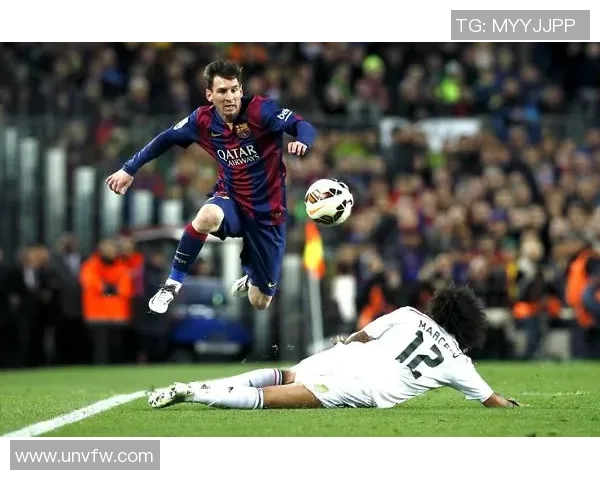 梅西因膝伤缺席西甲比赛，巴塞罗那陷入得分荒：球队如何应对挑战？